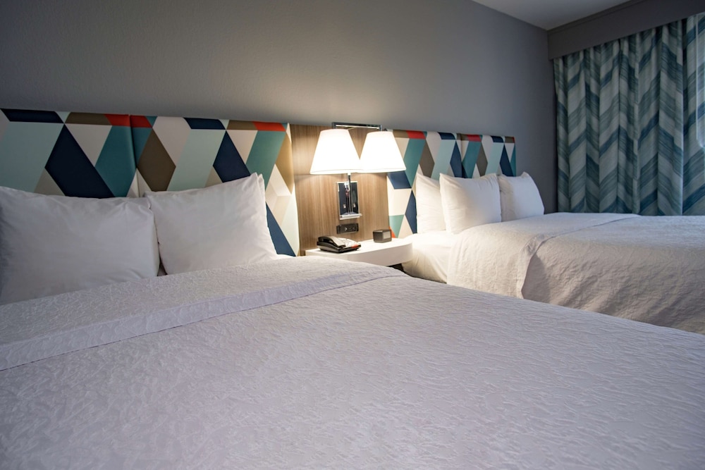 Room, 2 Queen Beds, Non Smoking - Photo 1