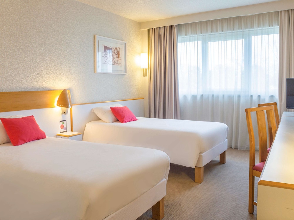 Standard Room, 2 Twin Beds - Photo 3