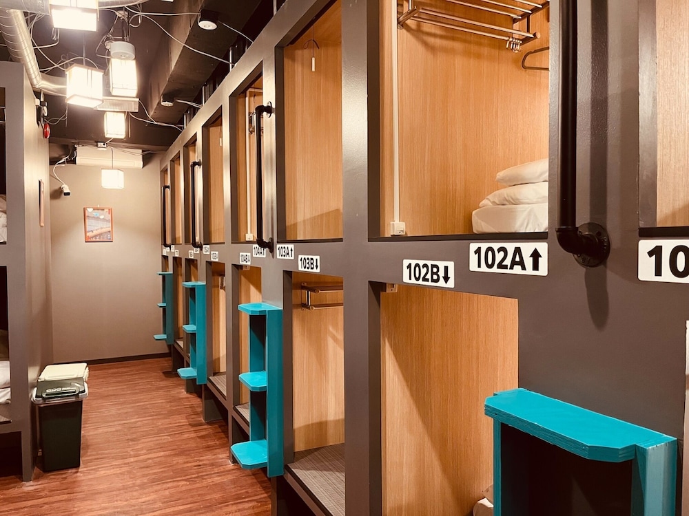 Shared Dormitory, Women only photo 1