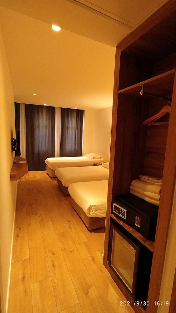 Premium Triple Room photo 3