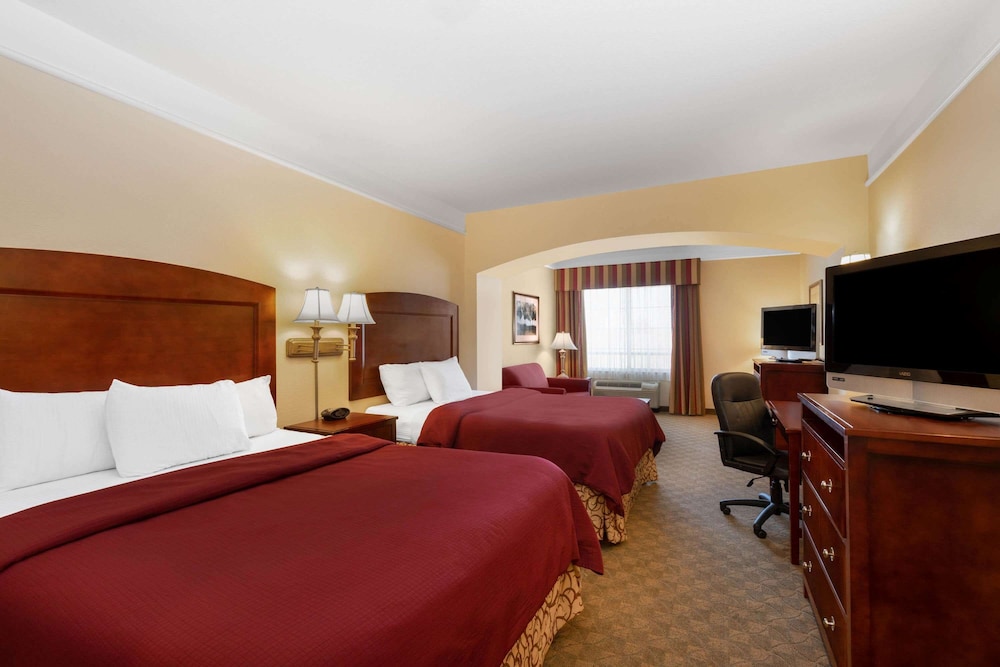 Suite, 2 Queen Beds, Non Smoking - Photo 1