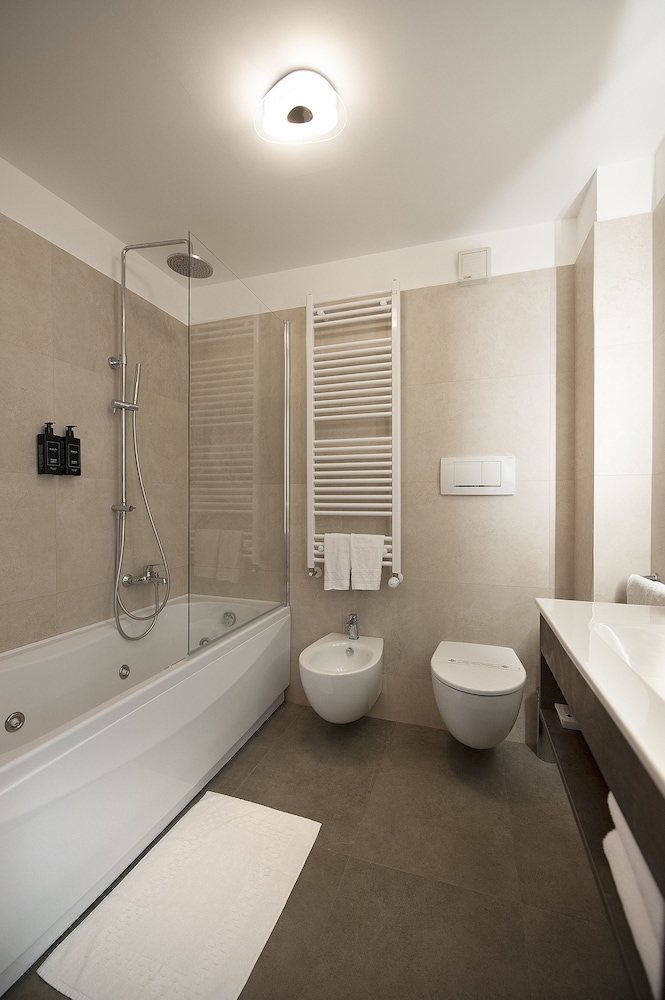 Superior Double or Twin Room - Photo 5