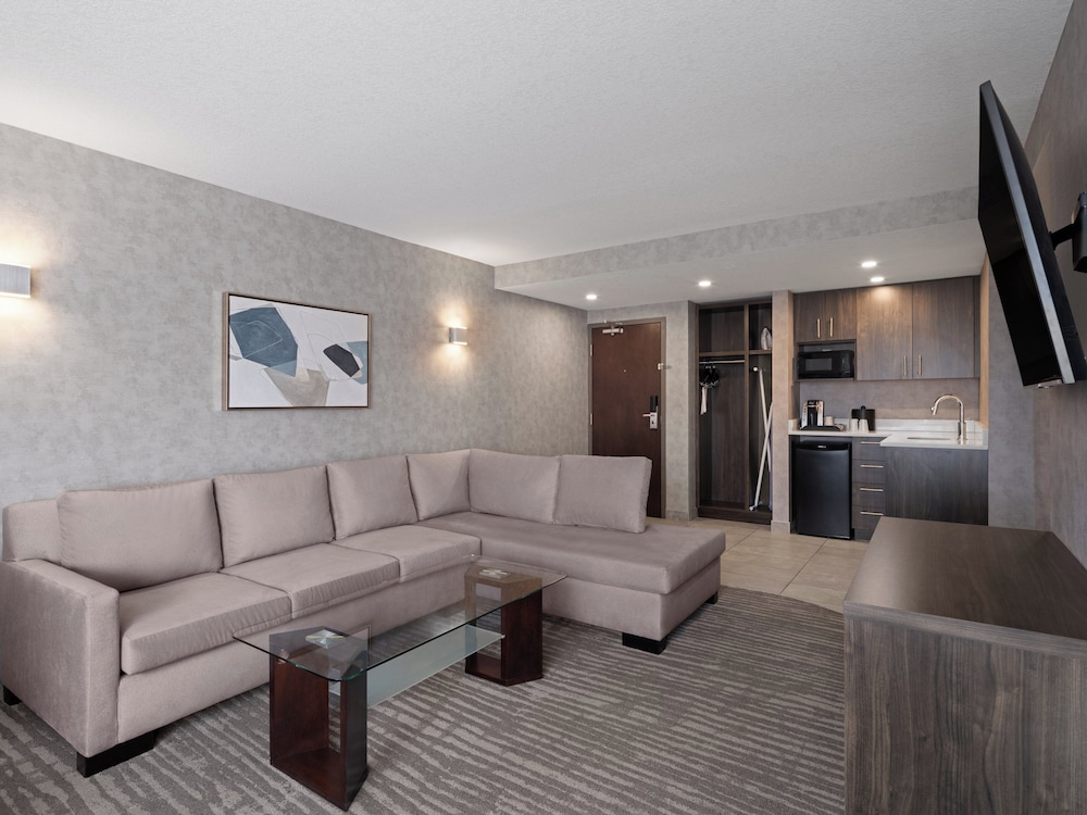 Suite, 1 King Bed, Jetted Tub photo 3