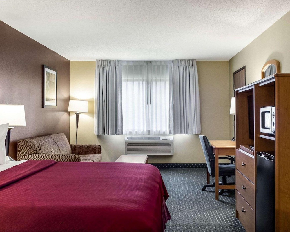 Deluxe Room, 1 King Bed, Non Smoking - Photo 2