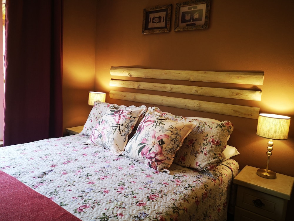 Design Apartment, 2 Bedrooms, Patio, Garden View