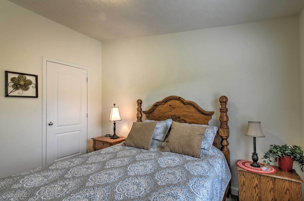 Studio King Room with Balcony City View - Photo 3
