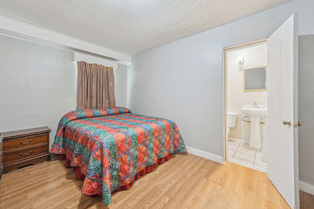 Room, 1 Queen Bed, Smoking