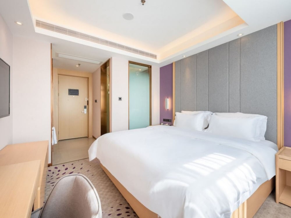 Superior Single Room, City View