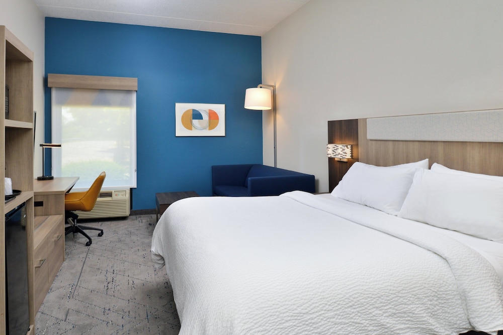 Suite, 1 King Bed, Jetted Tub - Photo 7