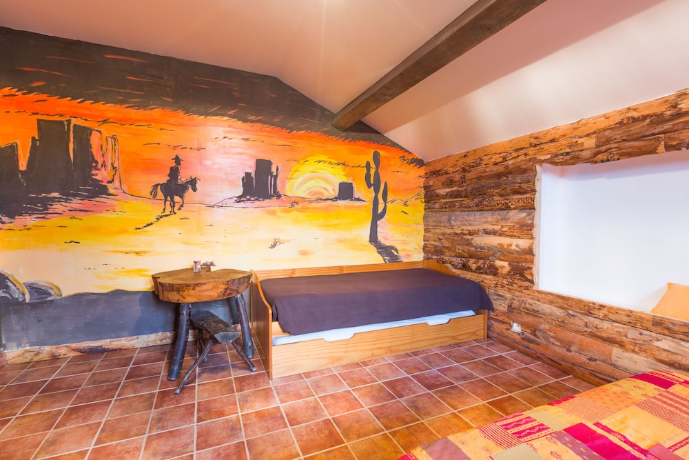 Standard Suite, Ensuite (Cowboy) photo 3