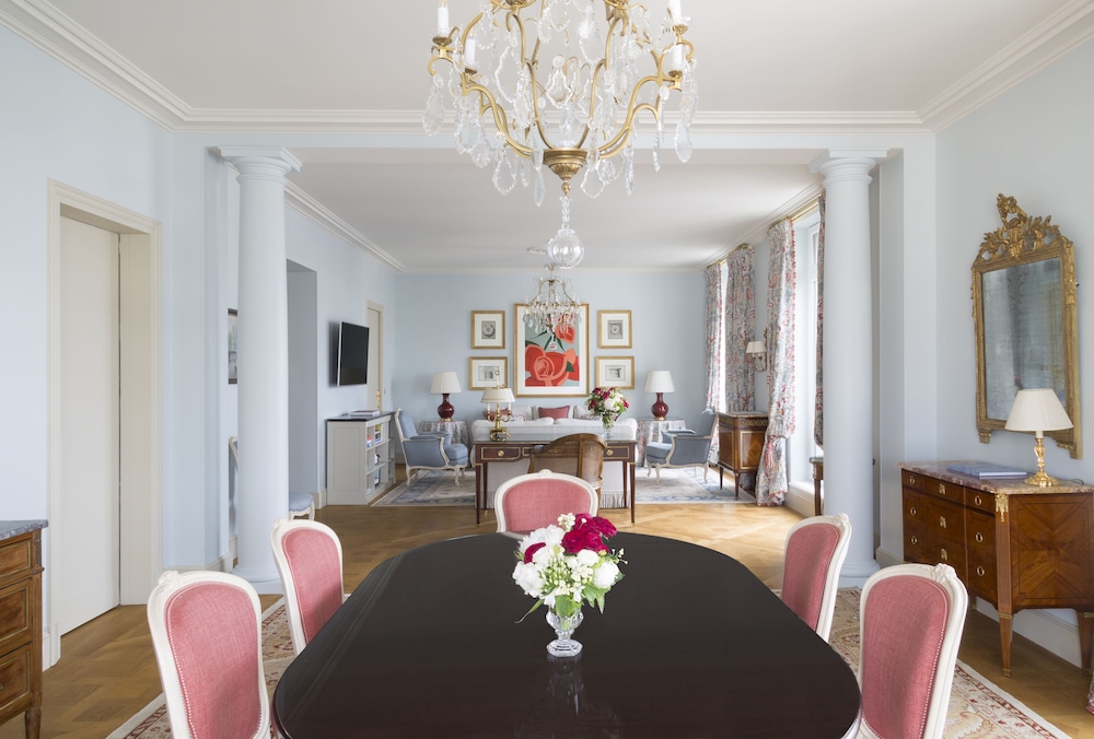 Paris Suite photo 2