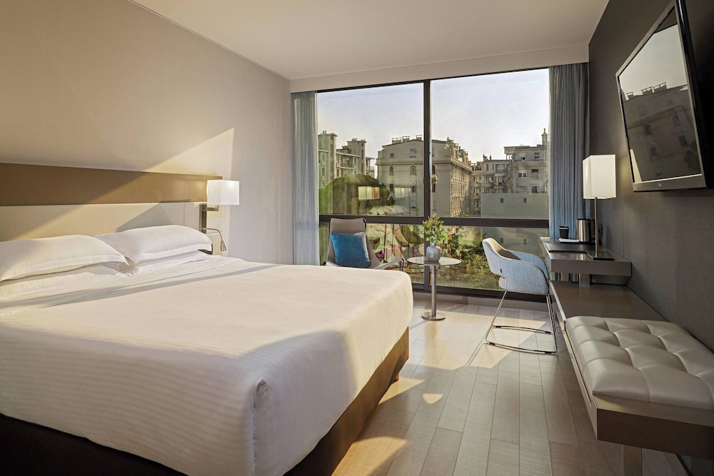 Deluxe Room, 1 King Bed, Sea View