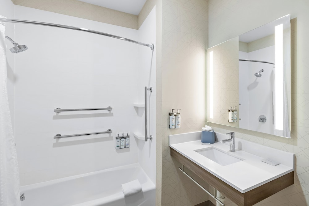 Standard Room, 2 Queen Beds - Photo 7