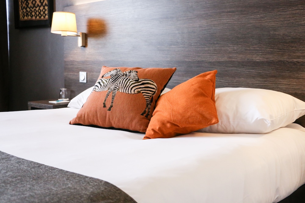 Standard Room, 1 Queen Bed, Non Smoking - Photo 1