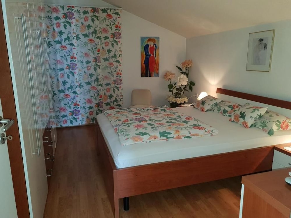 Apartment (1)