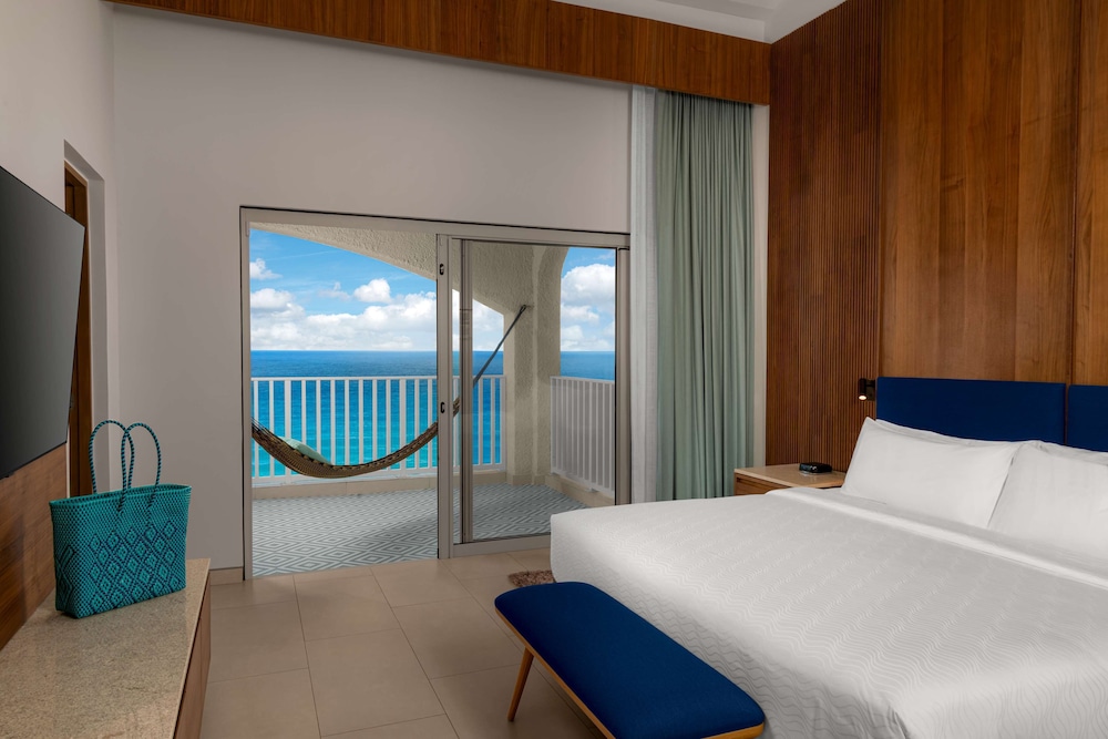 Premium Ocean View Suite - 1 King 2 Murphy Beds - Photo 2