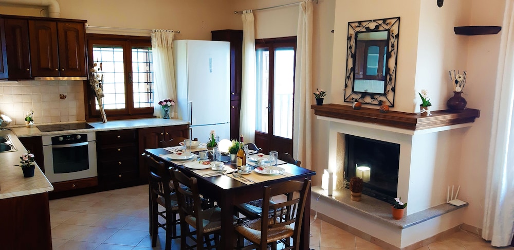Deluxe Apartment, 3 Bedrooms, Balcony, Sea View (Number 1)