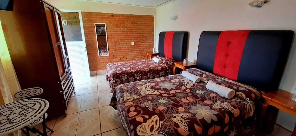 Basic Triple Room, Multiple Beds photo 1