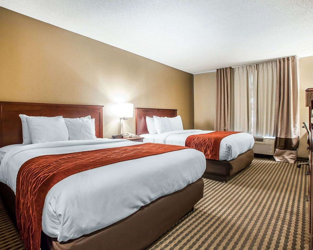 Standard Room, 2 Queen Beds, Non Smoking - Photo 3