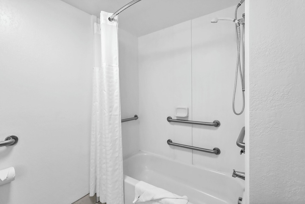 Room, 2 Double Beds, Accessible, Non Smoking (Tub with Grab Bars) - Photo 7