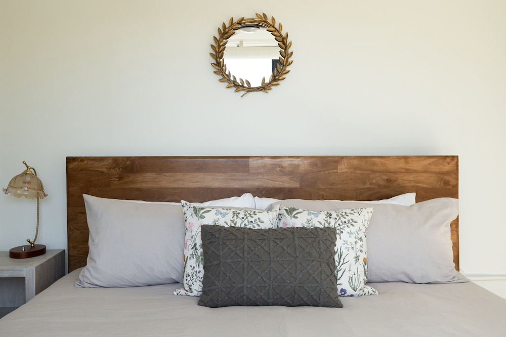 Classic Suite (Self Check-in with Virtual Front Desk) photo 1