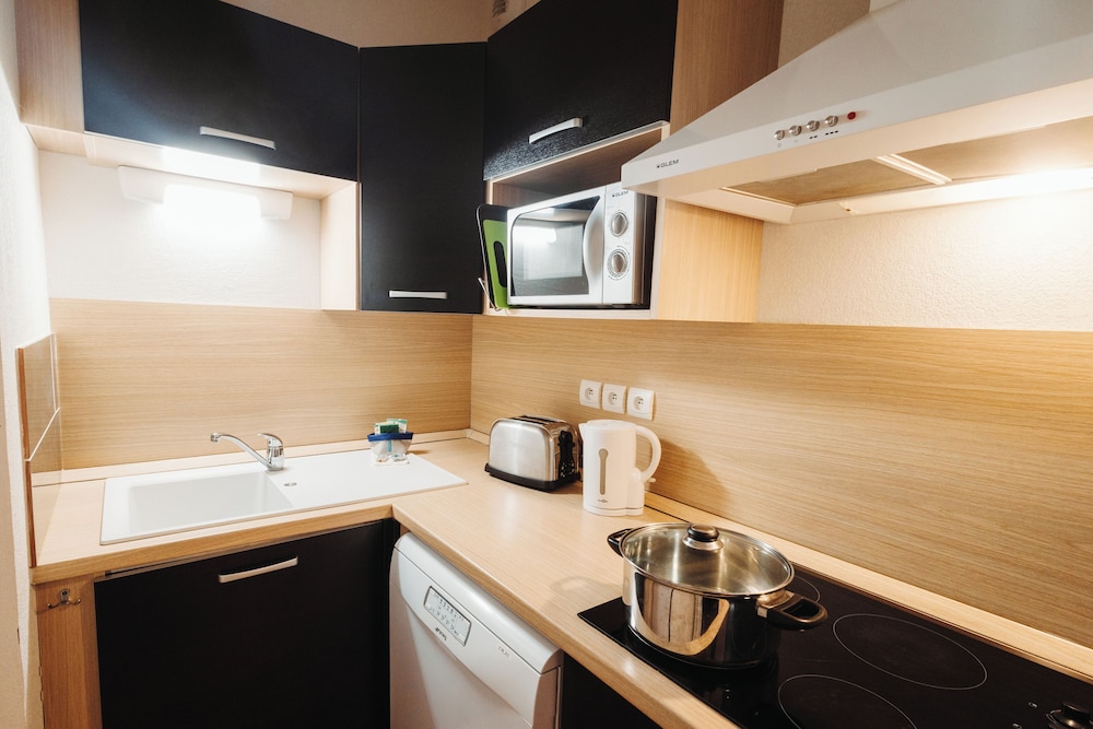 Basic Apartment - Photo 4