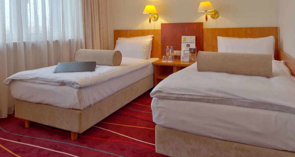 Standard Room, 2 Twin Beds, Non Smoking - Photo 1