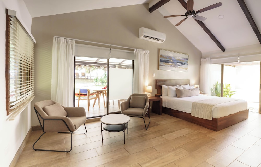King Sun or Honeymoon Suite photo 2