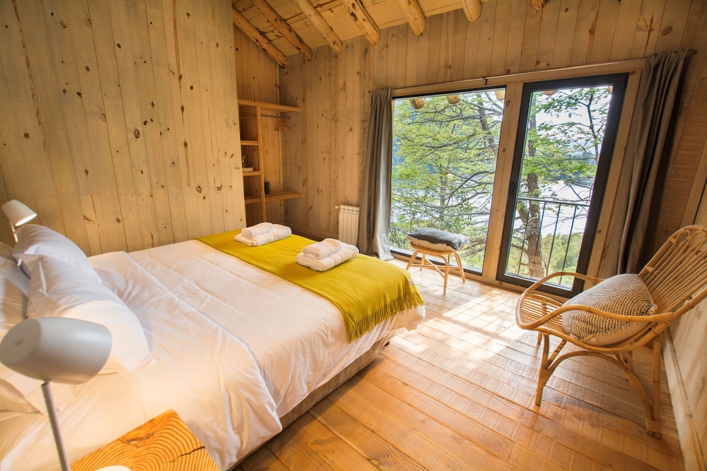 Family Quadruple Room, Lake View photo 3