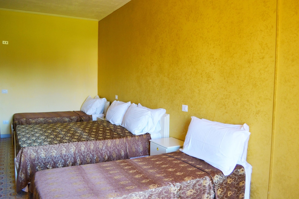 Quadruple Room, Balcony, Garden View photo 3