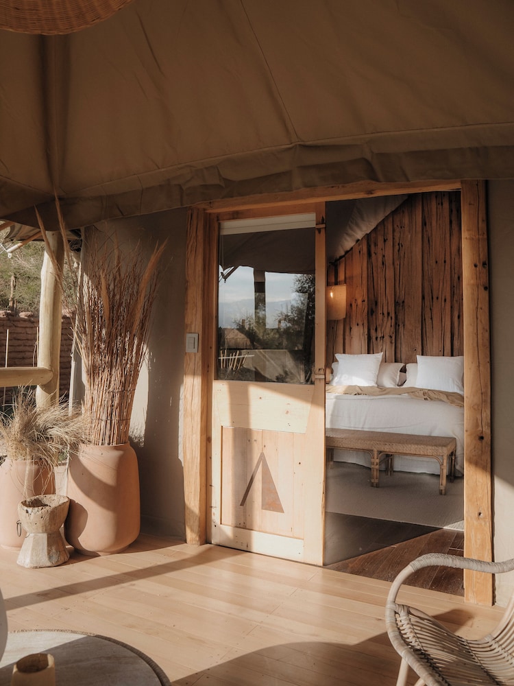 Executive Suite, Desert View
