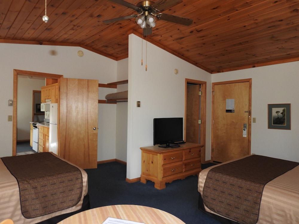 Condo, 2 Bedrooms photo 2