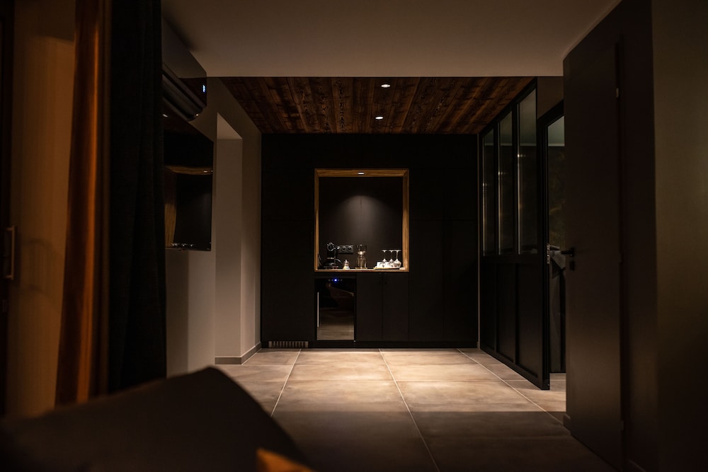 Deluxe Suite, Hot Tub - Photo 6