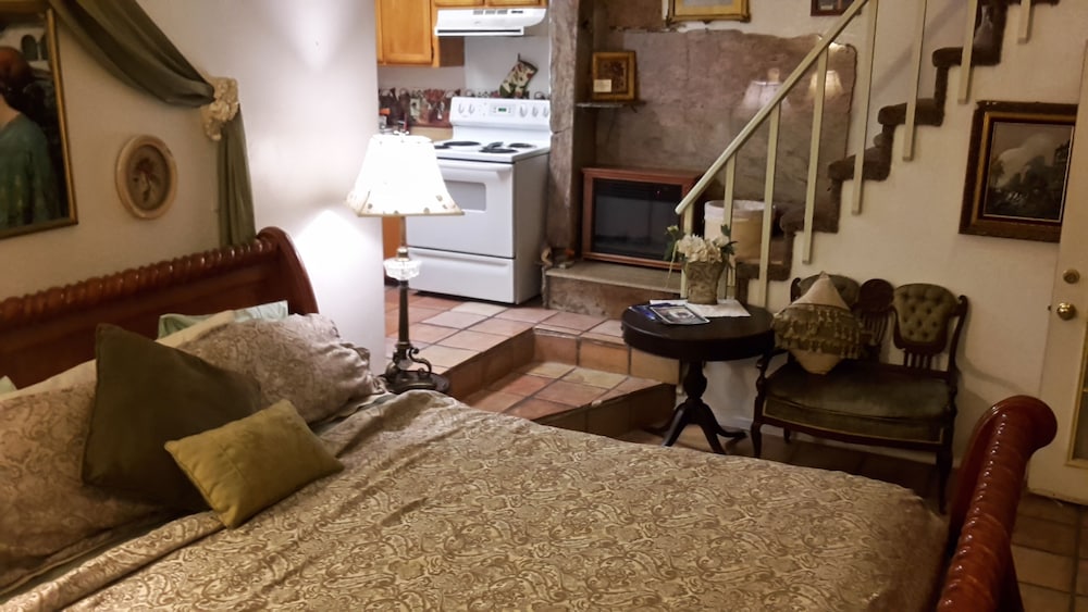 Deluxe Room, 1 King Bed, Jetted Tub, Mountainside photo 1