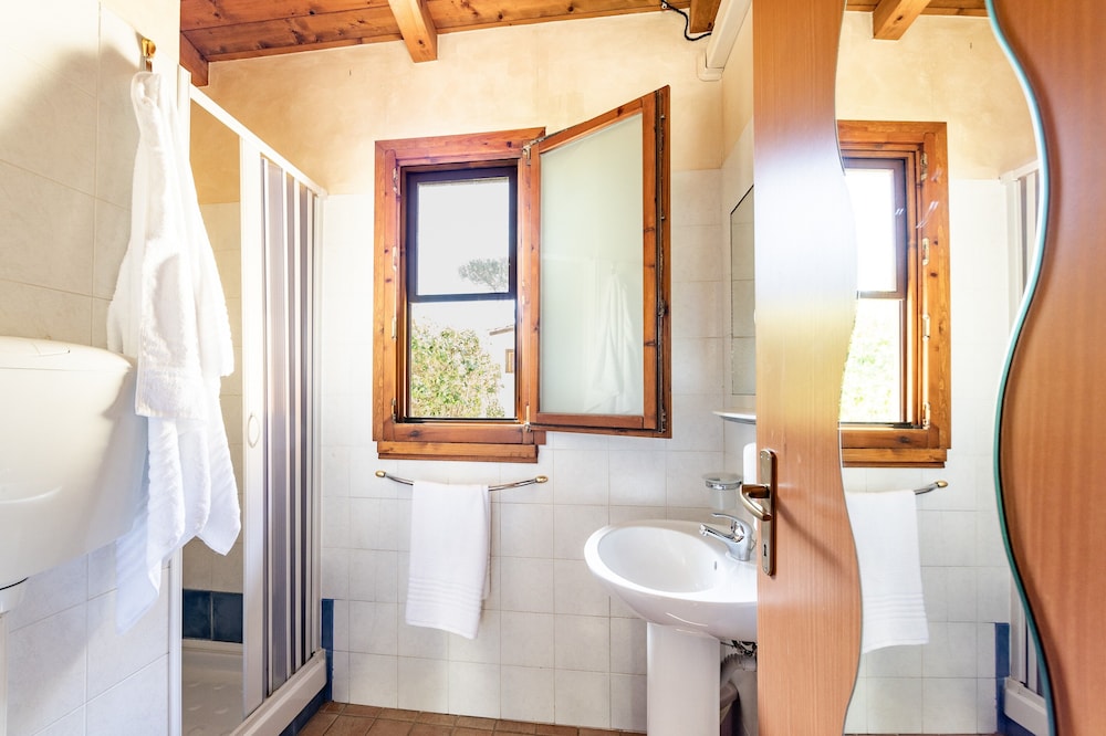 Classic Bungalow, 2 Bedrooms, Private Bathroom photo 2
