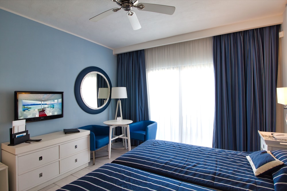 Double or Twin Room, Terrace, Pool View