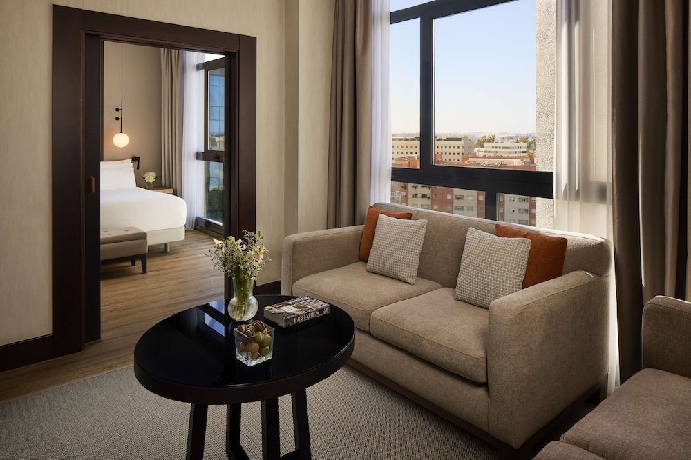 Junior Suite (Extra Bed 3 Adults) thumbnail 6