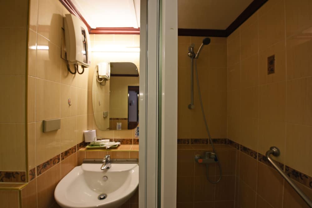 Deluxe Twin Room, Pool View photo 2