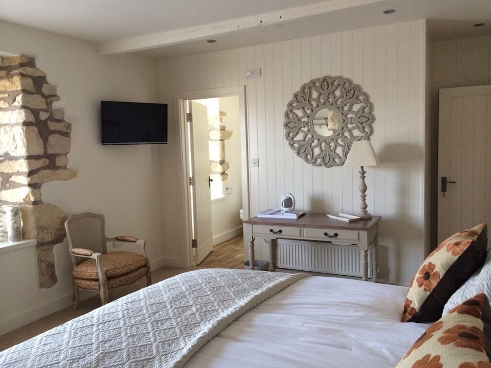 Deluxe Double Room, Ensuite - Photo 1