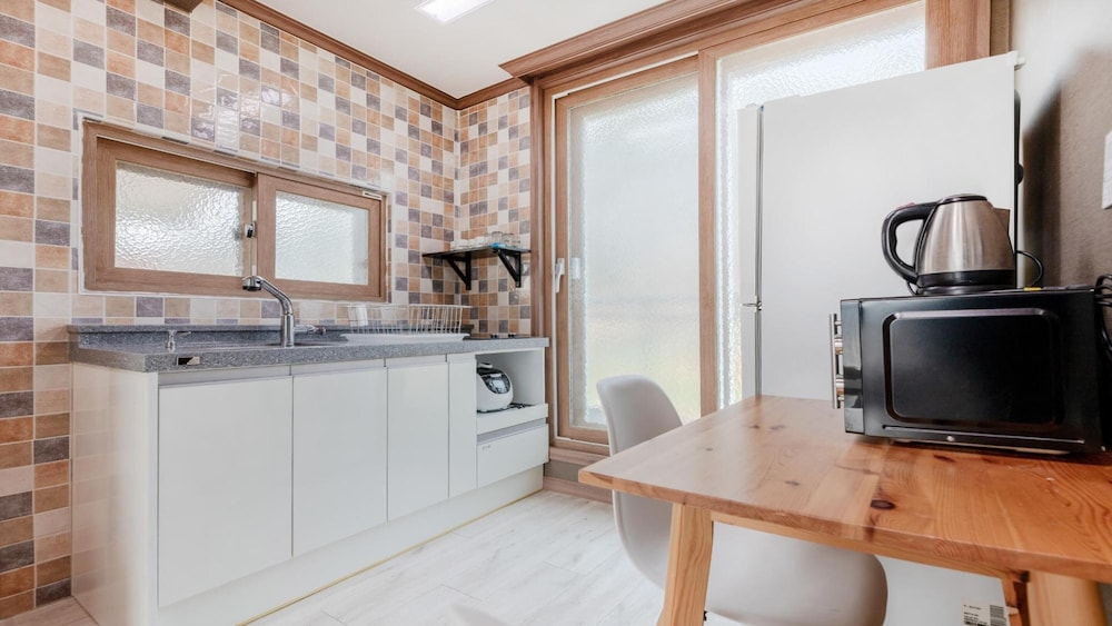 Basic Room, 1 Bedroom (A201) - Photo 2
