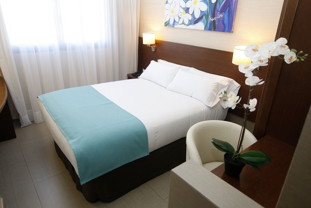 Double Room Single Use - Photo 5