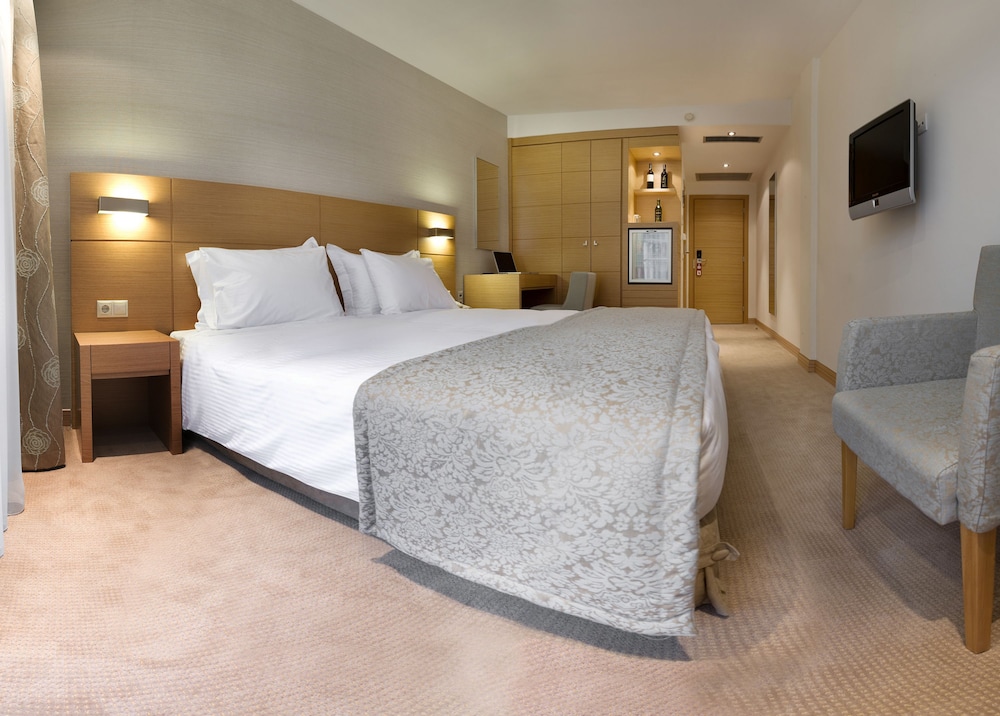 Deluxe Double or Twin Room - Photo 1