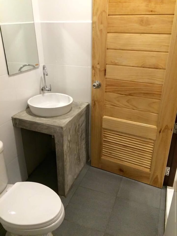 Standard Double Room - Photo 7