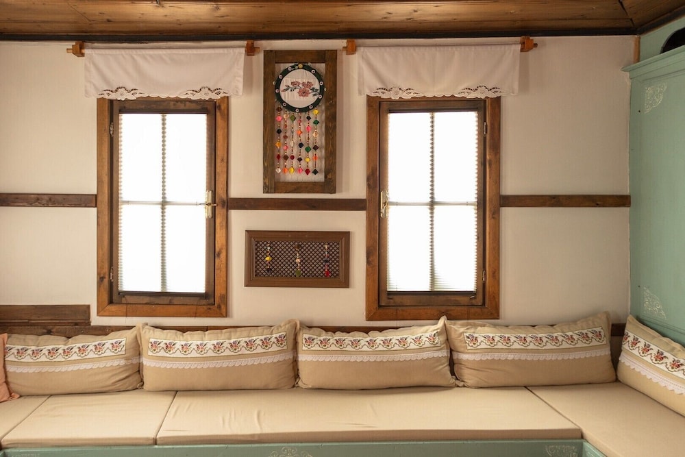 Traditional Room, 1 Queen Bed photo 2
