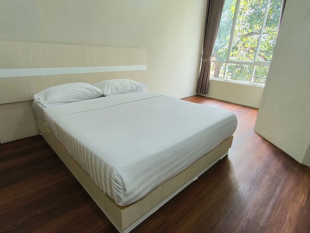 Deluxe Double Room - Photo 10