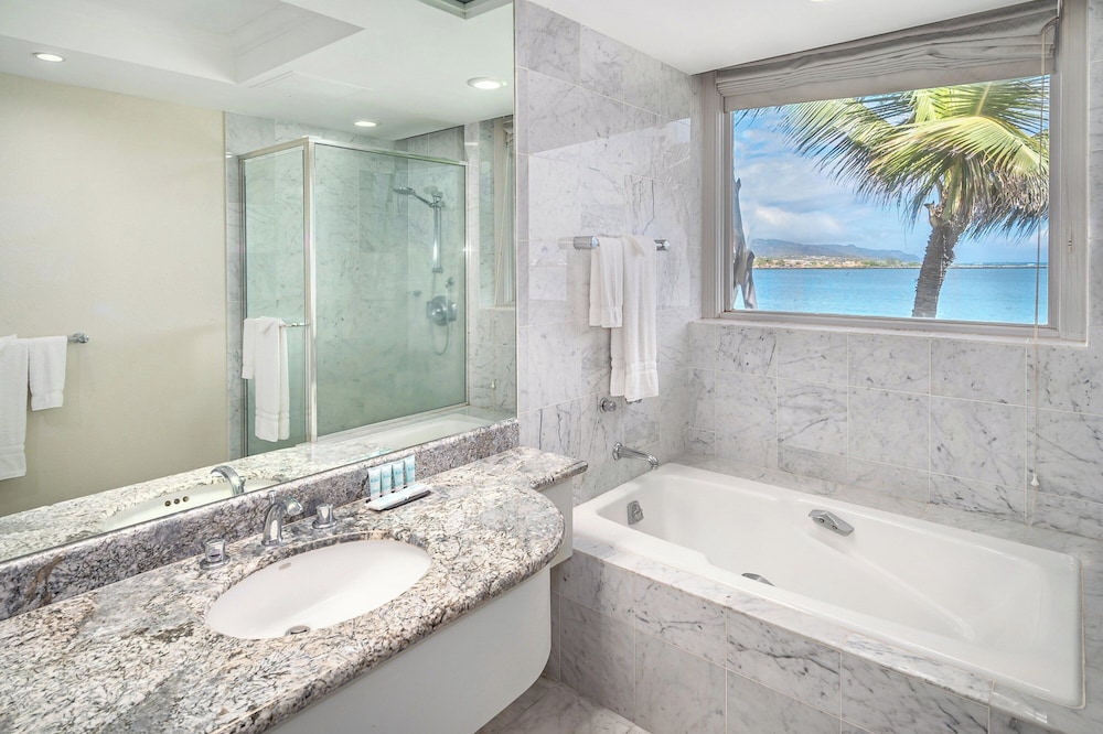 Suite, 2 Queen Beds, Oceanfront - Photo 1