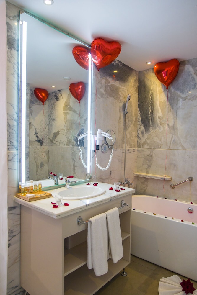 Deluxe Double Room - Photo 5