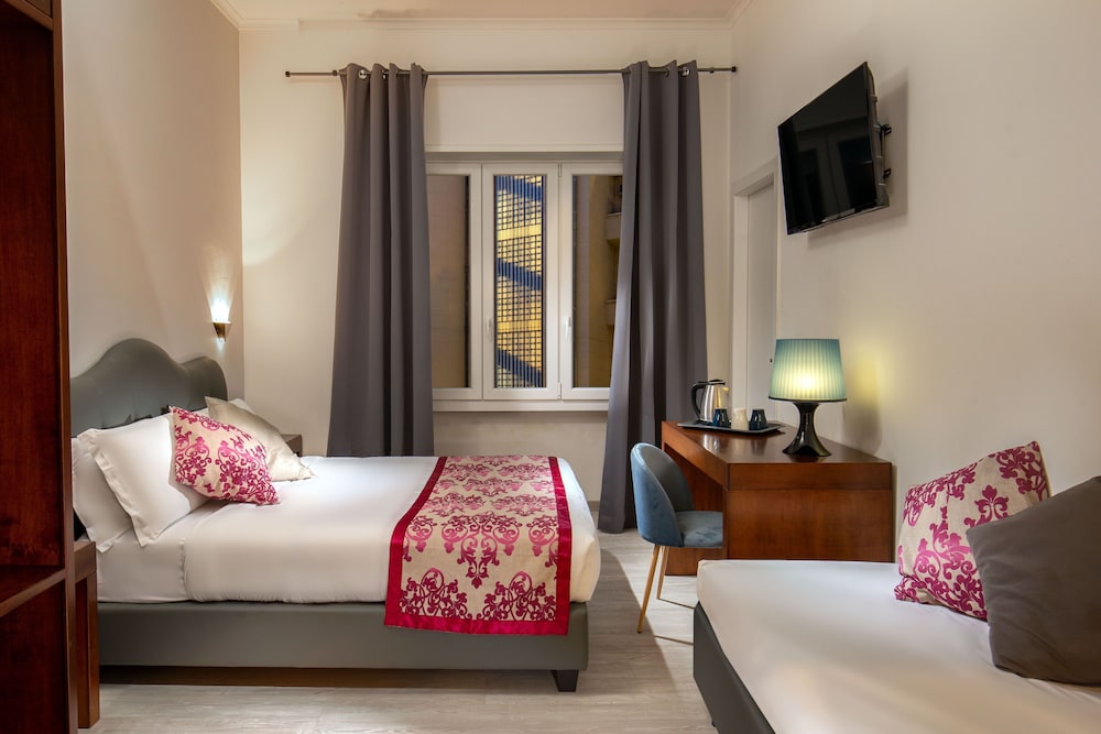 Basic Triple Room photo 1
