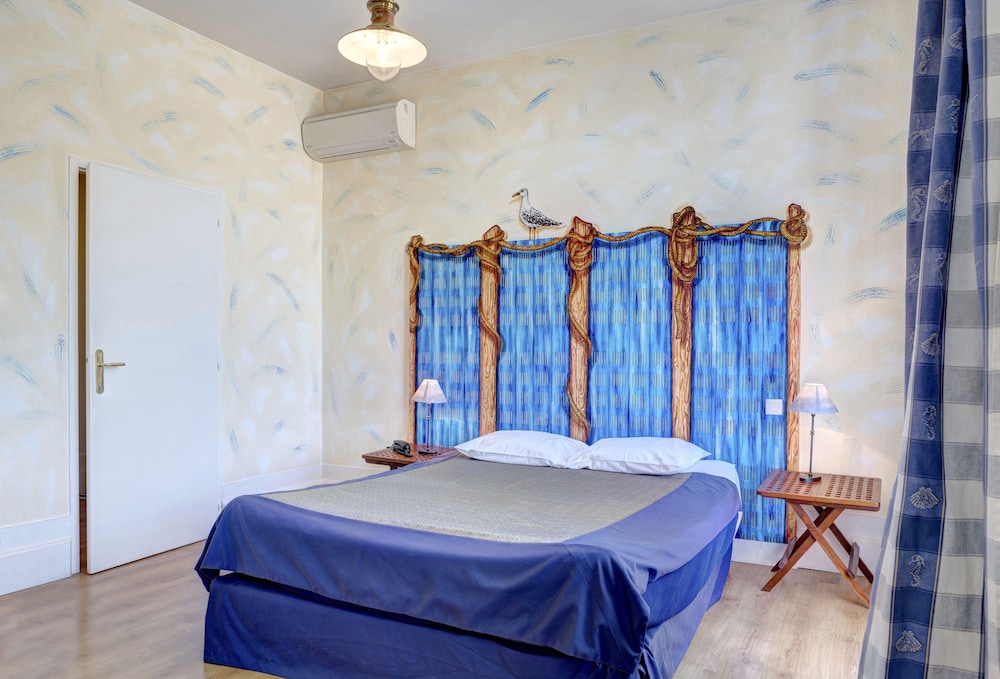 Standard Double Room, 1 Double Bed, Private Bathroom photo 2