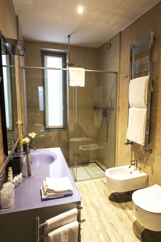 Suite (Glamour Deluxe) - Photo 7